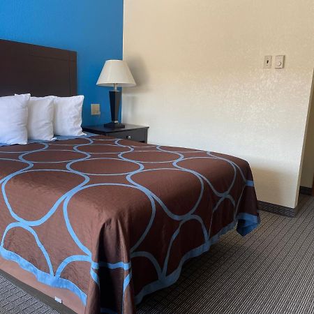 Amerivu Inn & Suites Eau Claire Zewnętrze zdjęcie