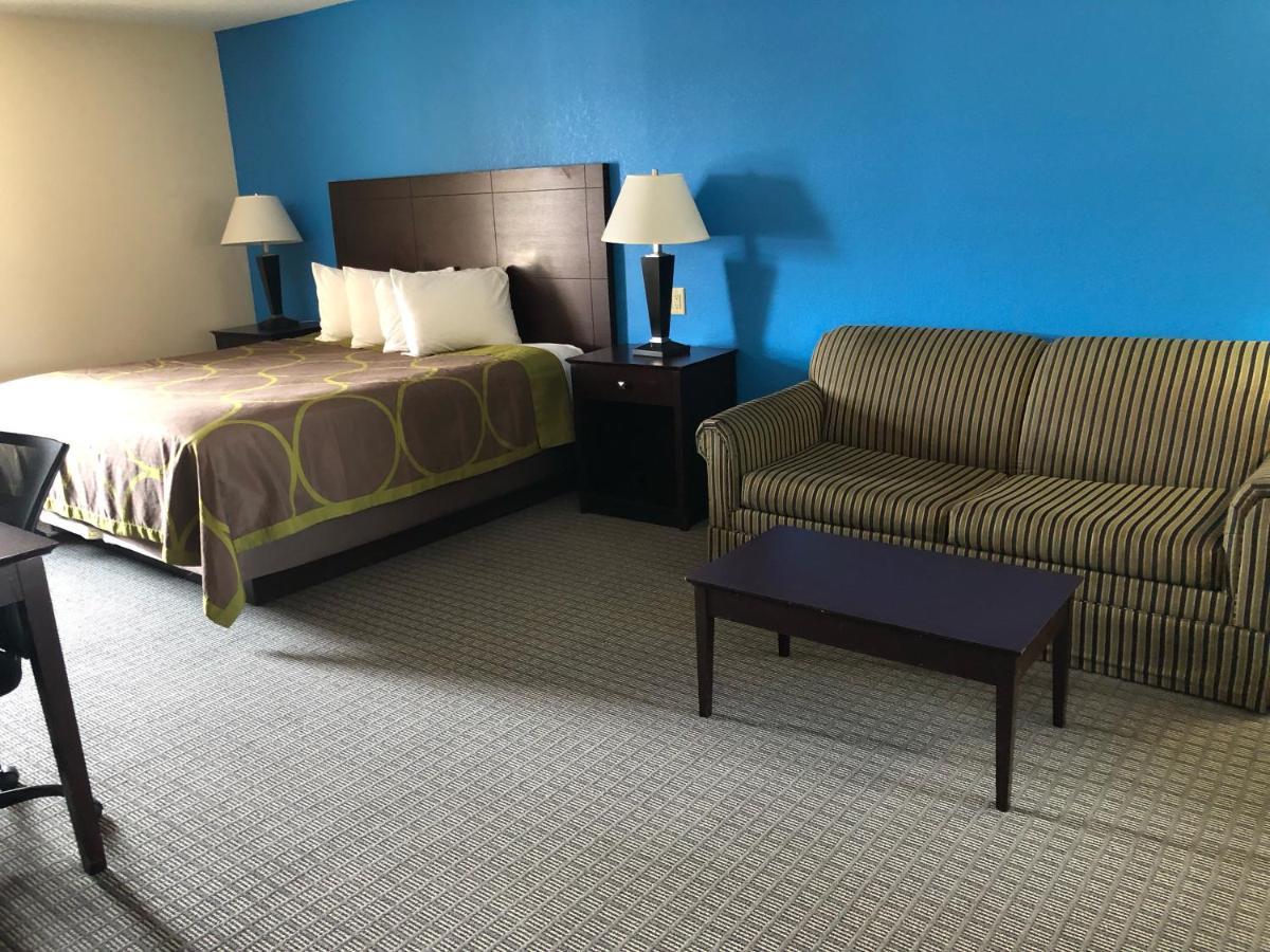 Amerivu Inn & Suites Eau Claire Zewnętrze zdjęcie