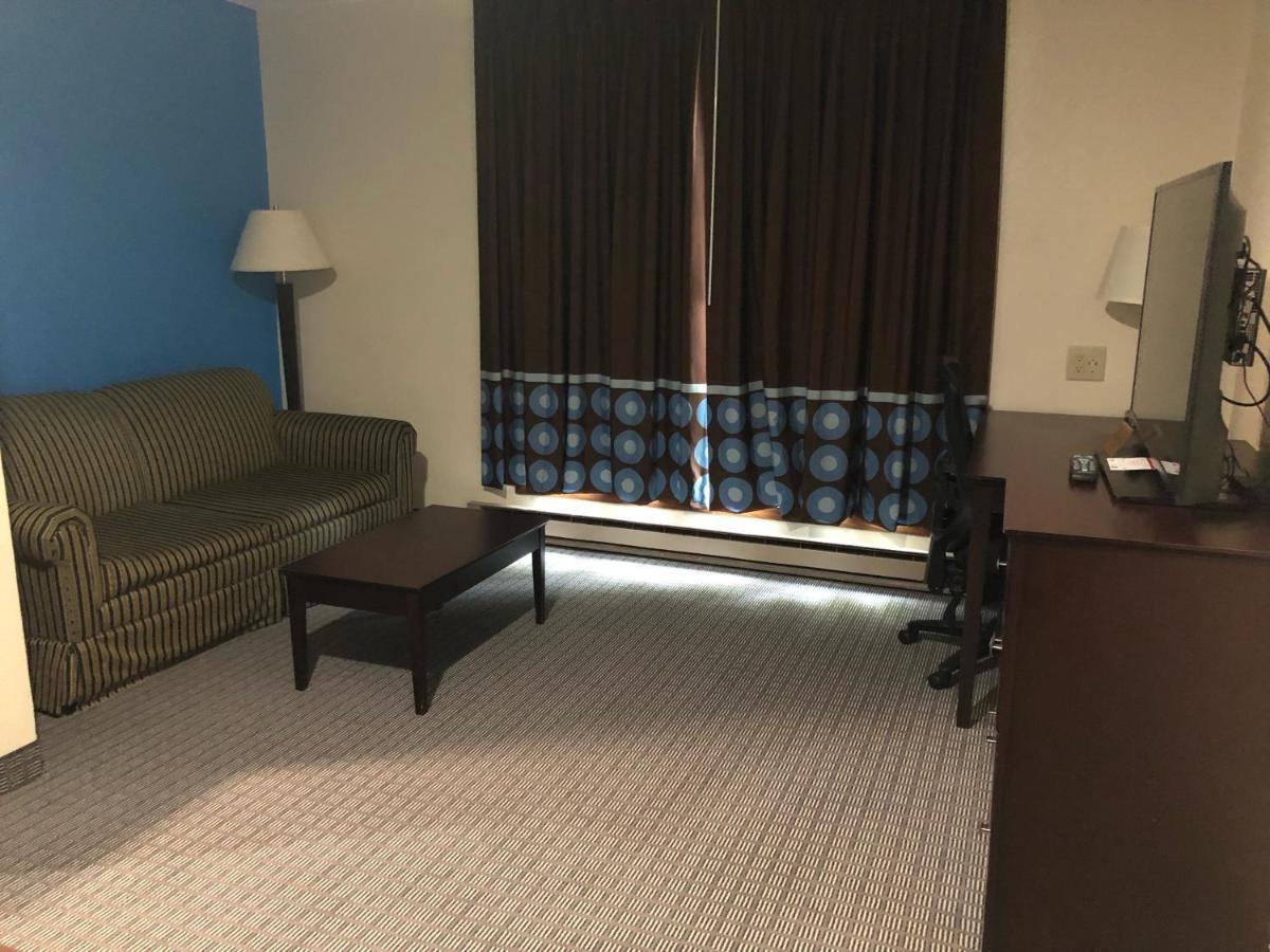 Amerivu Inn & Suites Eau Claire Zewnętrze zdjęcie