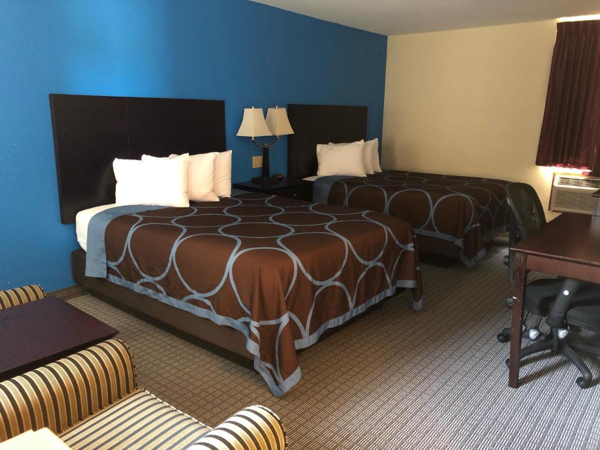 Amerivu Inn & Suites Eau Claire Zewnętrze zdjęcie